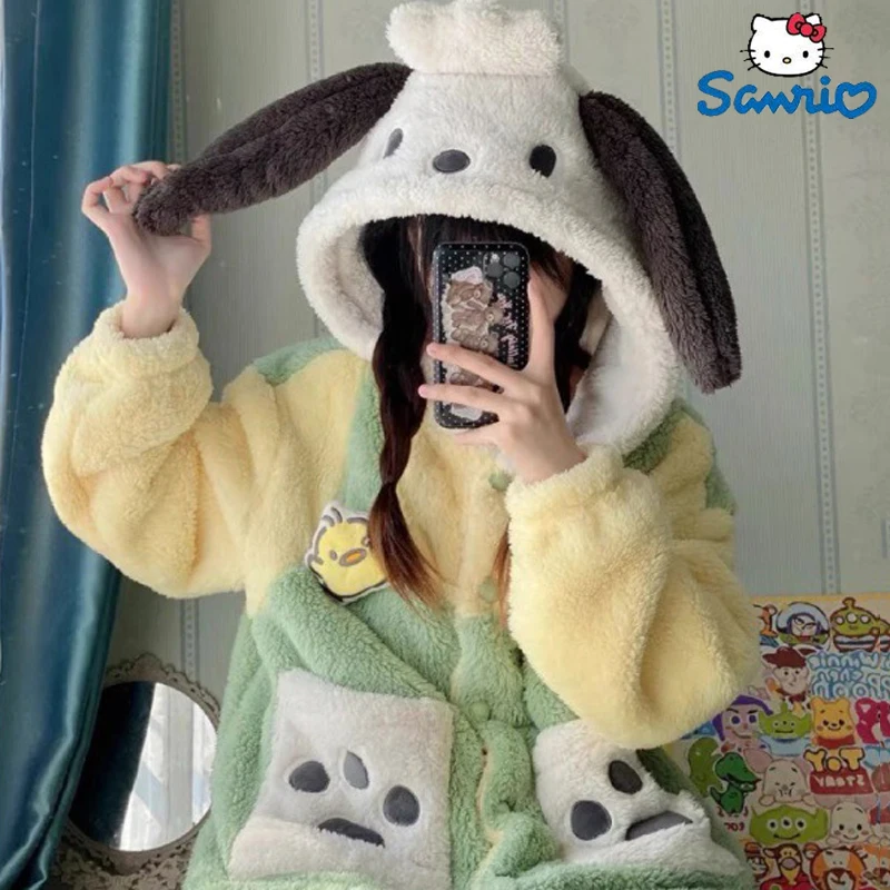 Sanrio Pachacco плюшевый Пижамный костюм мультяшный коралловый бархатный зимний утепленный ночной халат Kawaii аниме парный костюм рождественские подарки
Sanrio Pachacco плюшевый Пижамный костюм мультяшный коралловый бархатный зимний утепленный ночной халат Kawaii аниме парный костюм рождественские подарки