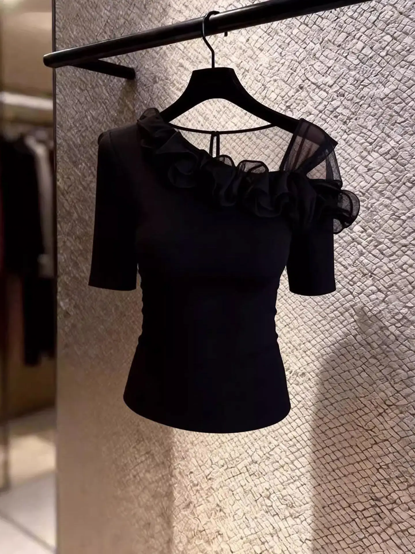 Slim Fit Short Sleeve T-Shirt Mesh Paneling Design Summer 2026 Fashion Trend Women's Top Comfortable Breathable Korean Style
Slim Fit Short Sleeve T-Shirt Mesh Paneling Design Summer 2026 Fashion Trend Women's Top Comfortable Breathable Korean Style