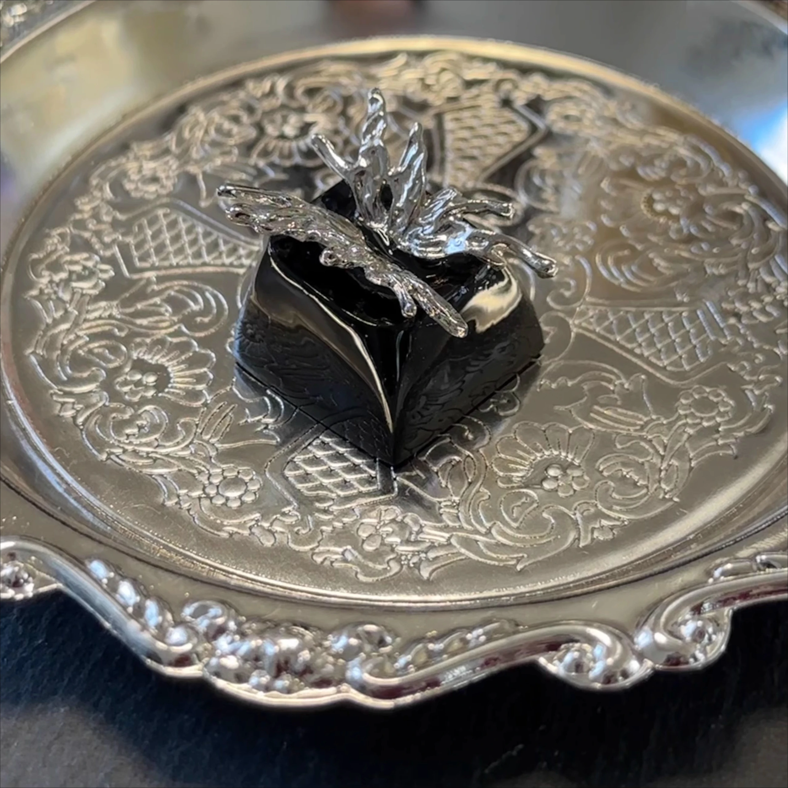 Liquid metal butterfly keycap dark personality Epoxy alloy for boyfriend girlfriend cross shaft mechanical keyboard SA
Liquid metal butterfly keycap dark personality Epoxy alloy for boyfriend girlfriend cross shaft mechanical keyboard SA