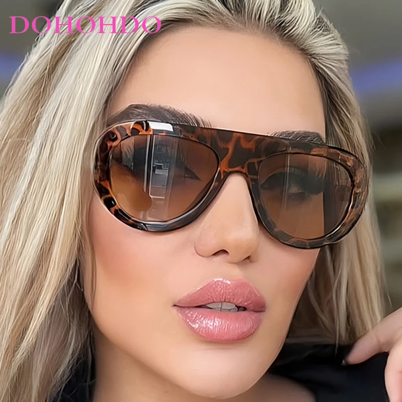 2025 Brand Designer Vintage Sunglasses For Women Men Trendy Classic Small Pilot Sun Glasses UV400 Fishing Driving Travel Shades
2025 Brand Designer Vintage Sunglasses For Women Men Trendy Classic Small Pilot Sun Glasses UV400 Fishing Driving Travel Shades