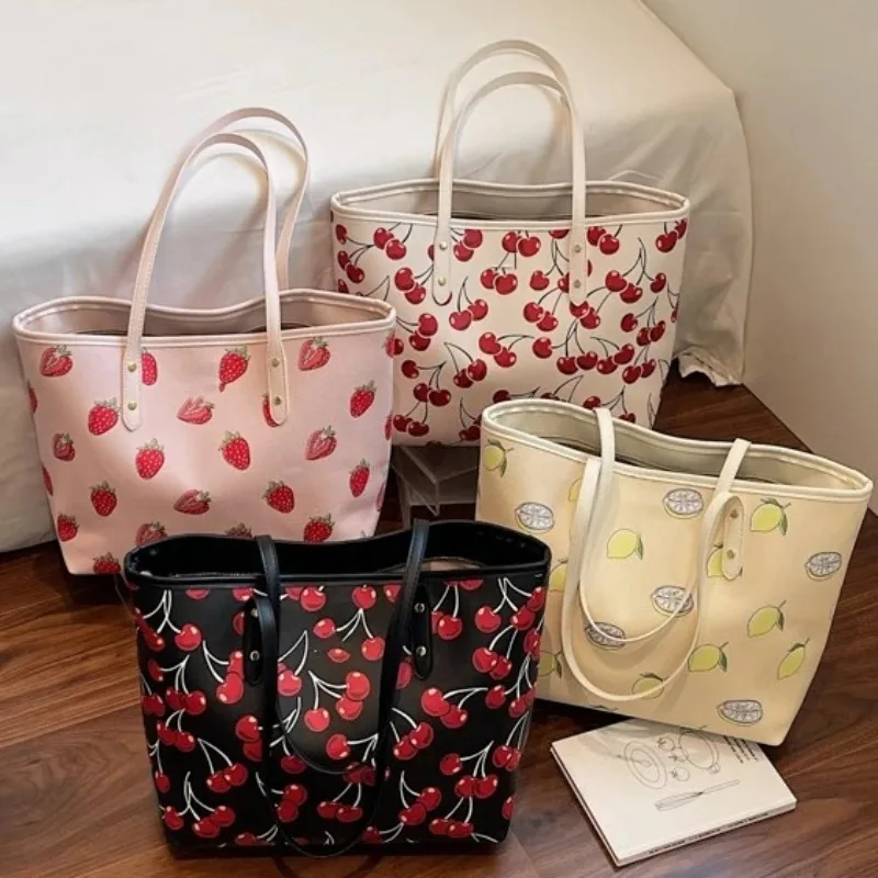 Fruit Print Tote Shoulder Bag High Capacity Sac Femme Underarm Bags for Woman New Fashionable Bolso Popular Bolsos De Mujer
Fruit Print Tote Shoulder Bag High Capacity Sac Femme Underarm Bags for Woman New Fashionable Bolso Popular Bolsos De Mujer