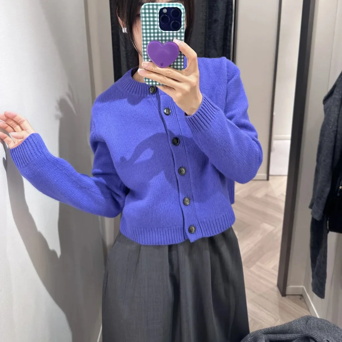 Women's clothing autumn and winter new casual versatile elegant temperament short version knitted cardigan 16A
Women's clothing autumn and winter new casual versatile elegant temperament short version knitted cardigan 16A