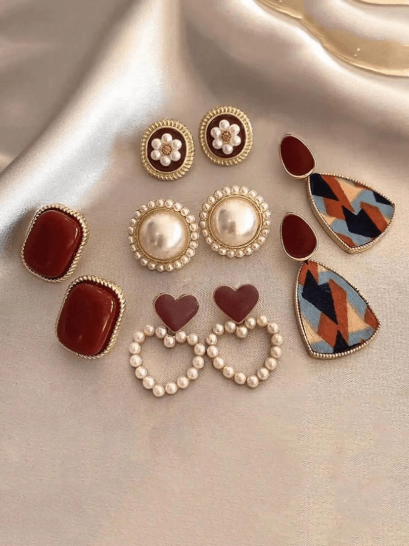 5 Pairs Fashion Earrings Set with Pearl, Heart & Geometric Designs for Fall Winter Casual Party Wear
5 Pairs Fashion Earrings Set with Pearl, Heart & Geometric Designs for Fall Winter Casual Party Wear