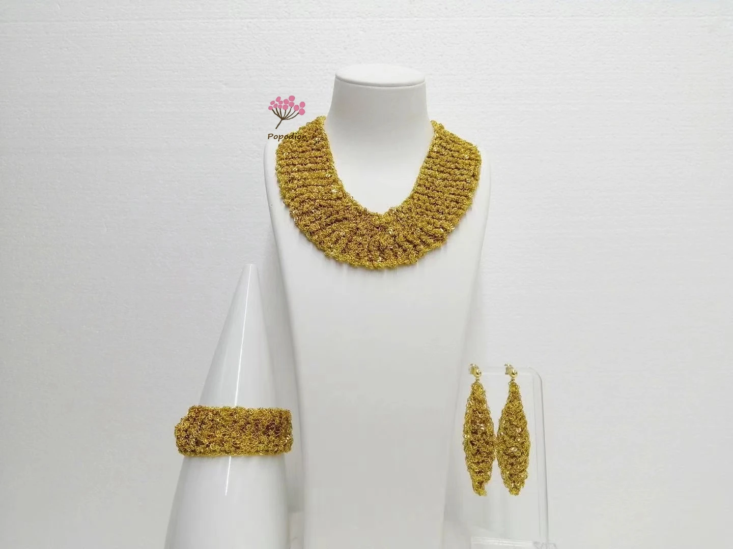 New Dubai 24K Gold Plated High end Customized Necklace, Earrings, Bracelet for Women's Wedding Jewelry Set DD10502
New Dubai 24K Gold Plated High end Customized Necklace, Earrings, Bracelet for Women's Wedding Jewelry Set DD10502