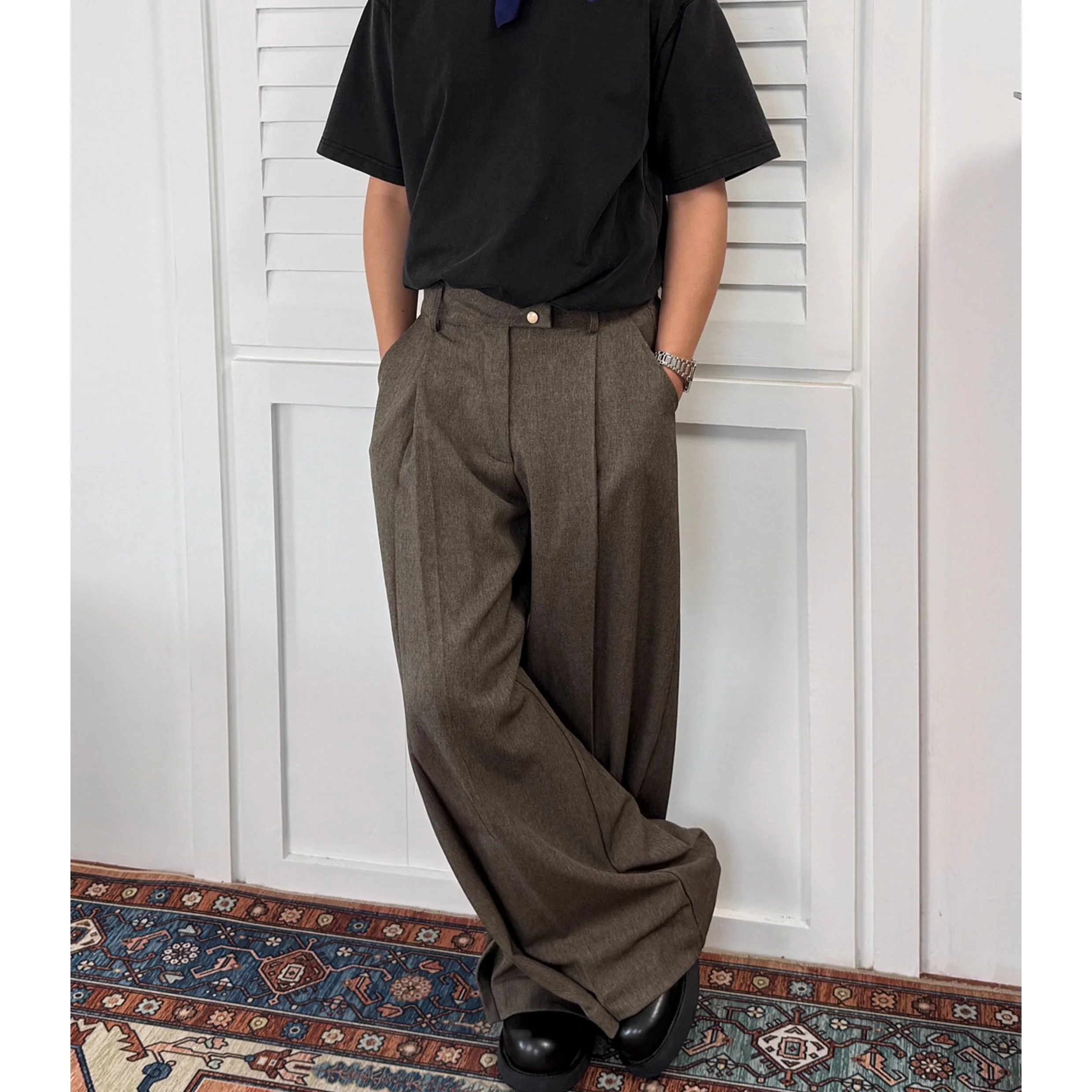 Casual Men's Brown Straight Leg Wide Leg Pants Spring Autumn Loose Fit Pleated Design American Sle Long Trousers
Casual Men's Brown Straight Leg Wide Leg Pants Spring Autumn Loose Fit Pleated Design American Sle Long Trousers