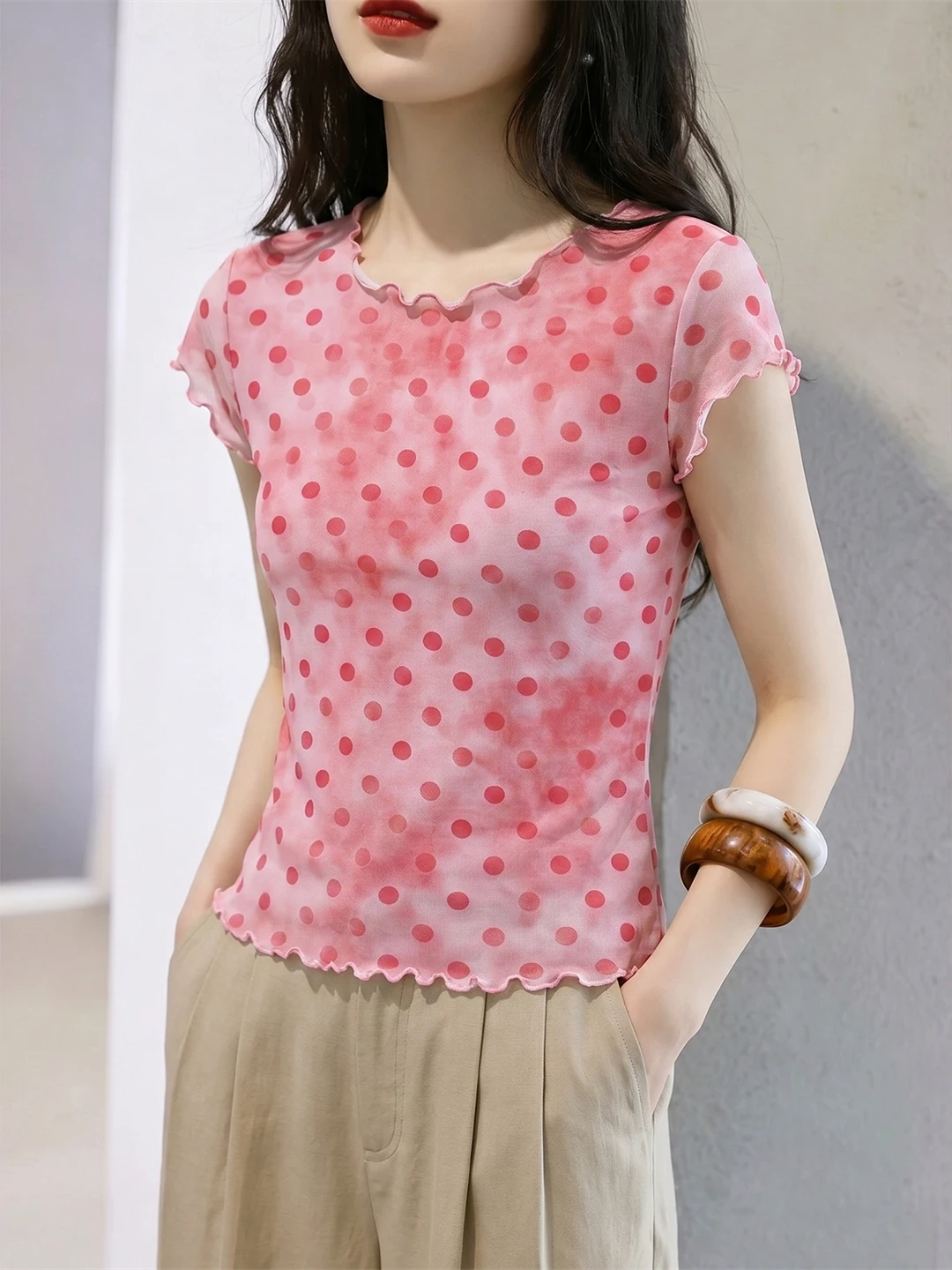 Elegant Short Sleeve Polka Dot T-Shirt Korean Style Straight Cut Silken Top for Young Women Summer Fashionable Slimming
Elegant Short Sleeve Polka Dot T-Shirt Korean Style Straight Cut Silken Top for Young Women Summer Fashionable Slimming