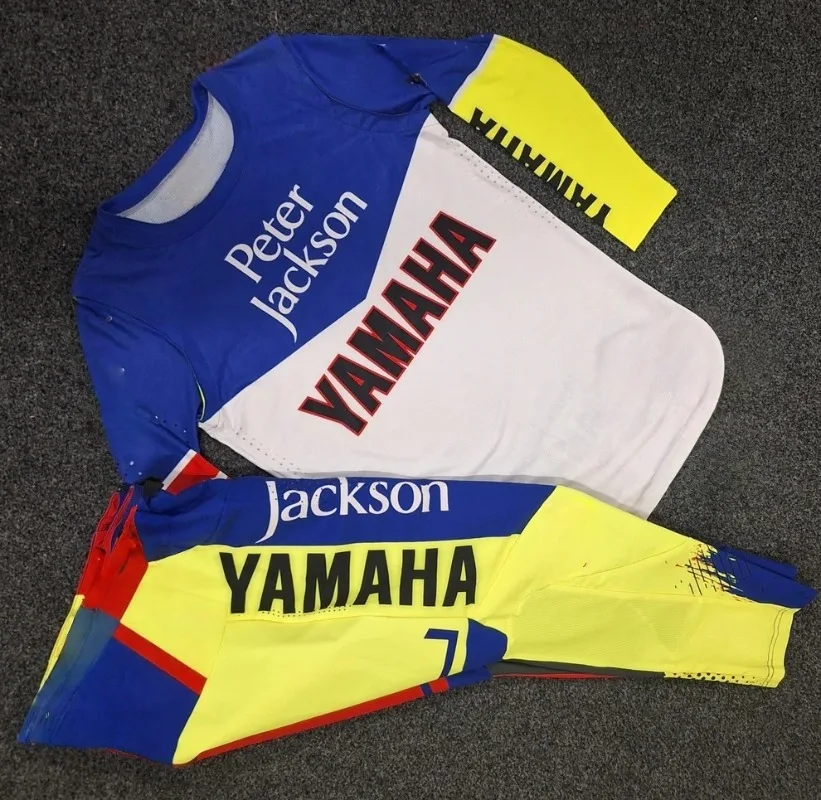 2026 Spring and Autumn Fashion Trend Yamaha Blue Long Sleeved Pants Set for Men and Women, Casual Motorcycle Riding Sports Set
2026 Spring and Autumn Fashion Trend Yamaha Blue Long Sleeved Pants Set for Men and Women, Casual Motorcycle Riding Sports Set