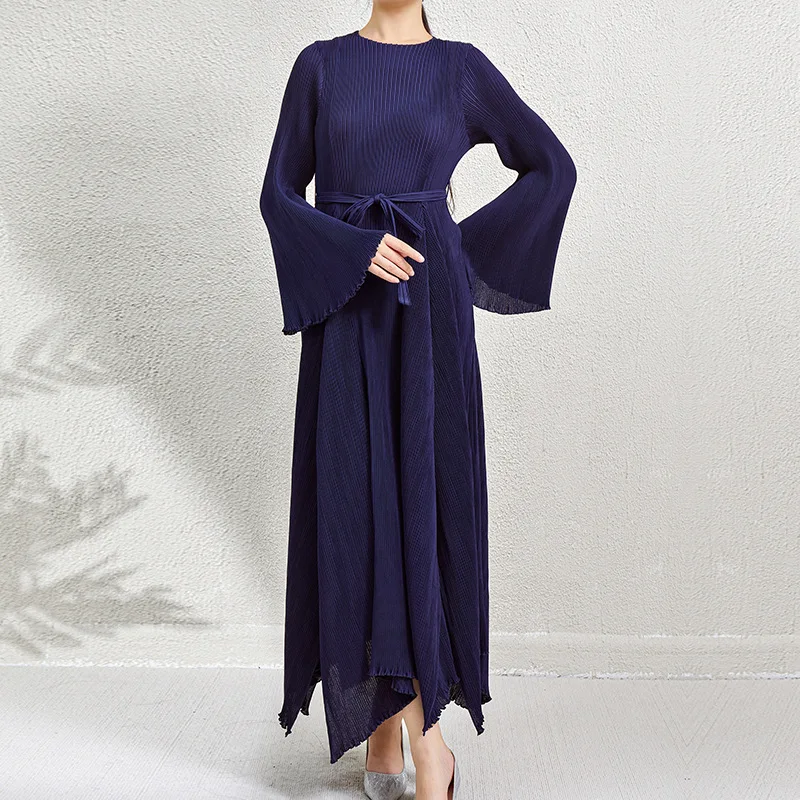 Elegant Pleated Midi Dress round Neck Long Skirt Design Fashionable Knitted Fabric High Waist A-Line Dress for All Seasons
Elegant Pleated Midi Dress round Neck Long Skirt Design Fashionable Knitted Fabric High Waist A-Line Dress for All Seasons