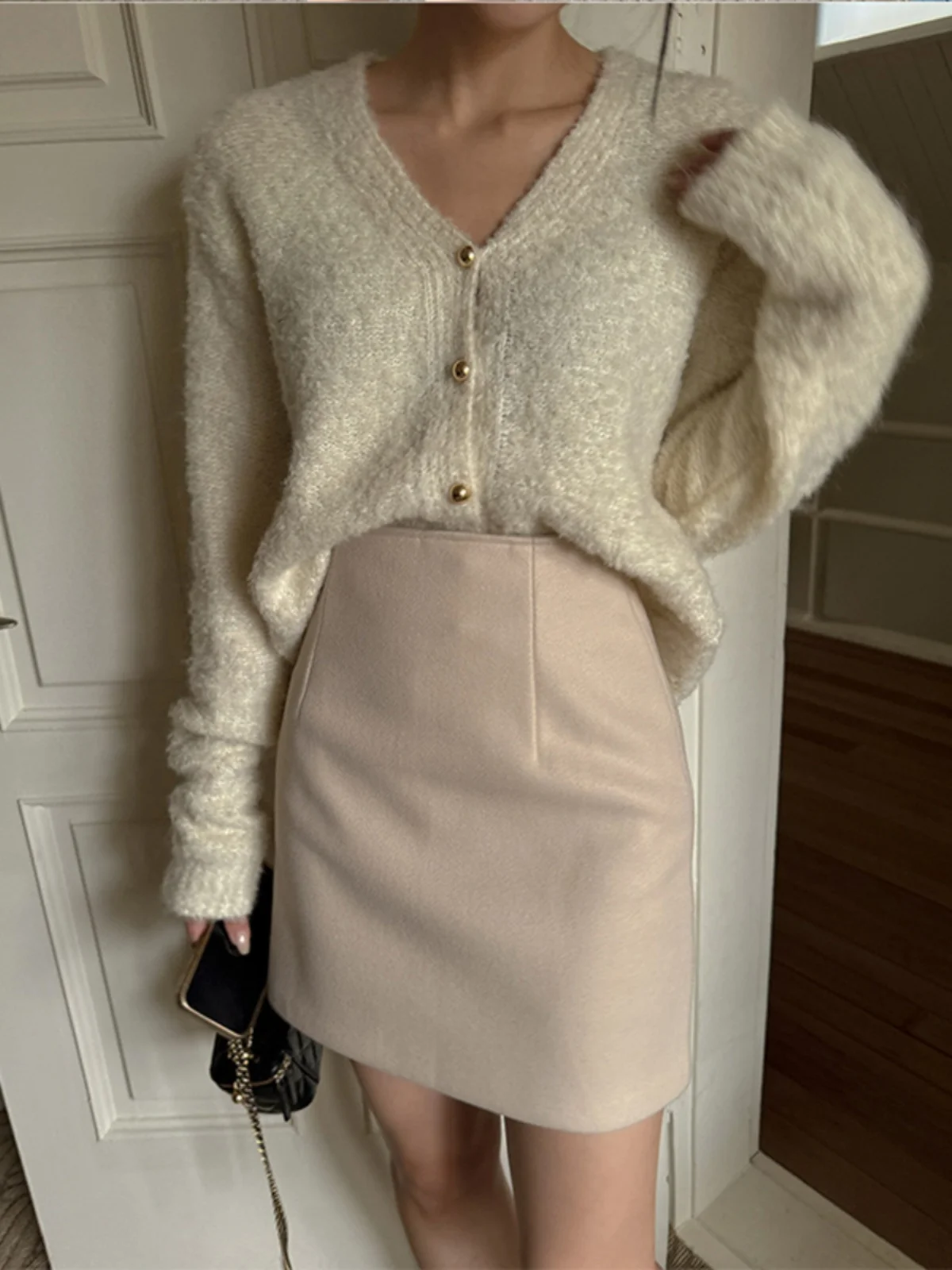 Утепленная шерстяная юбка женская А-силуэта, весна-осень, с высокой талией, на молнии, для повседневной носки и делового стиля
Утепленная шерстяная юбка женская А-силуэта, весна-осень, с высокой талией, на молнии, для повседневной носки и делового стиля