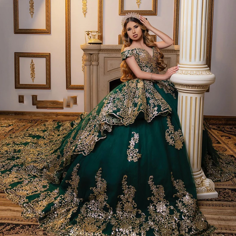 Emerald Green Off the Shoulder Quinceanera Dress Ball Gown Gold Lace Applique Beads Tull Corset Sweet 16 Vestidos De 15 Años
Emerald Green Off the Shoulder Quinceanera Dress Ball Gown Gold Lace Applique Beads Tull Corset Sweet 16 Vestidos De 15 Años