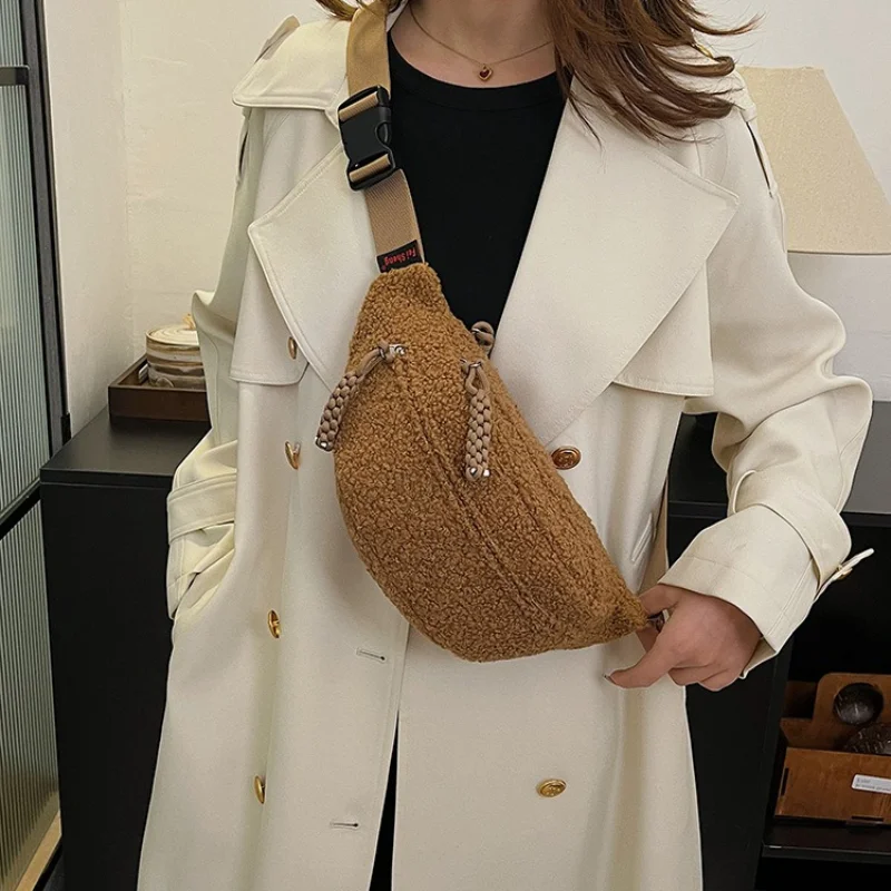 Lamb Fur Bag for Women's Winter New Trendy Ins Versatile Commuting Waist Bag Plush Single Shoulder Crossbody Chest Bag
Lamb Fur Bag for Women's Winter New Trendy Ins Versatile Commuting Waist Bag Plush Single Shoulder Crossbody Chest Bag