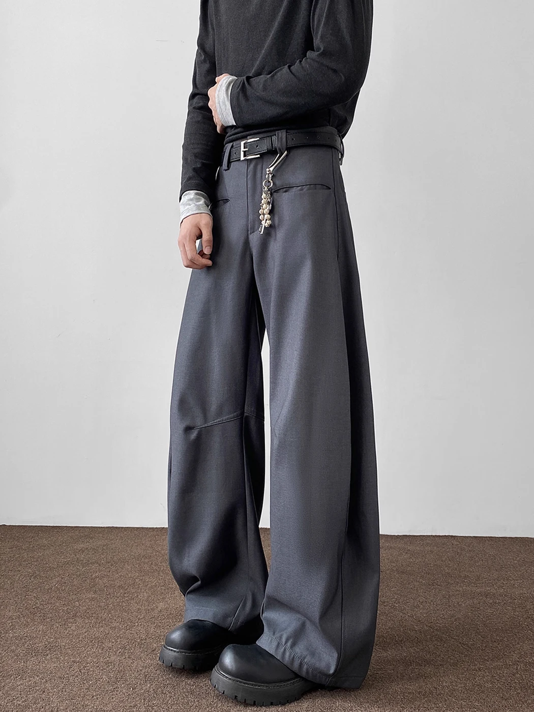 Мужские повседневные брюки, осенний сезон, облегающие брюки с высокой талией в стиле пэчворк, деконструированные ножи, длинные брюки для отдыха
Мужские повседневные брюки, осенний сезон, облегающие брюки с высокой талией в стиле пэчворк, деконструированные ножи, длинные брюки для отдыха