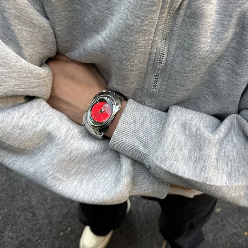 Special-shaped L Antique Style Non-mechanical Square Calendar Niche High-end Men's Watch
Special-shaped L Antique Style Non-mechanical Square Calendar Niche High-end Men's Watch
