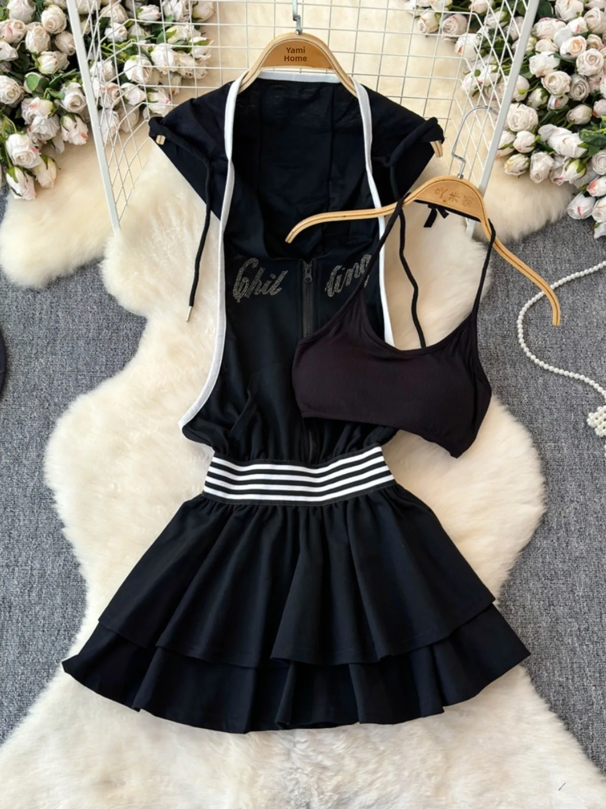 Summer New Faion Korean Sle Women's Set Ne Hanging Strap Vest + Letter Print ort Dr Two-Piece Set Casual Streetwear
Summer New Faion Korean Sle Women's Set Ne Hanging Strap Vest + Letter Print ort Dr Two-Piece Set Casual Streetwear