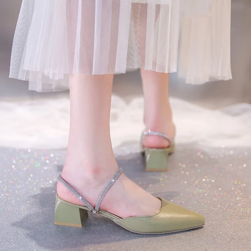 Female Shoes 2025 Fashion Closed Toe Women's Slippers Elegant Crystal Slip on Square Heel Sandals Outdoor Dress Slippers Zapatos
Female Shoes 2025 Fashion Closed Toe Women's Slippers Elegant Crystal Slip on Square Heel Sandals Outdoor Dress Slippers Zapatos