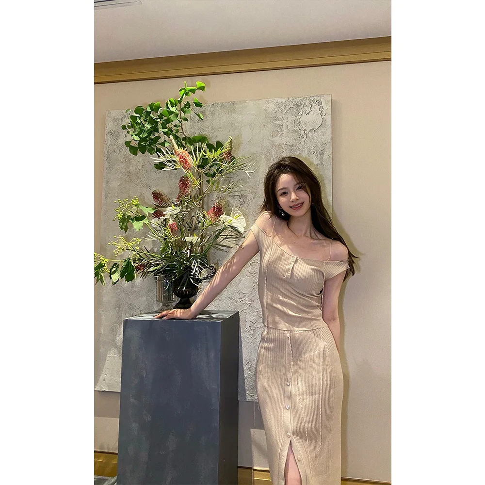 Wcouture Original Evening Glow Silk Wool Knitted ter Skirt Set Women's Faion Ensemble Summer Wool Blend Fabric
Wcouture Original Evening Glow Silk Wool Knitted ter Skirt Set Women's Faion Ensemble Summer Wool Blend Fabric