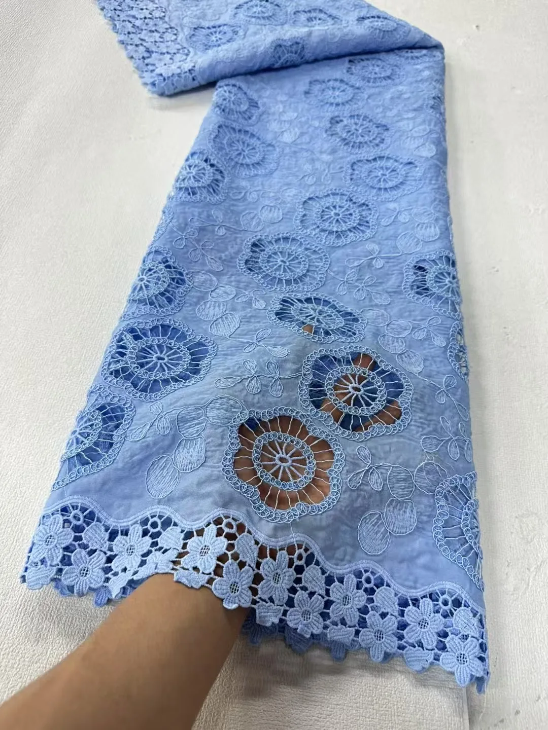 2025 Высококачественная нигерийская тюлевая кружевная ткань для свадебного платья с вышивкой и блестками, вечерние гипюровые шифоновые шитья JL490 5 ярдов 
2025 Высококачественная нигерийская тюлевая кружевная ткань для свадебного платья с вышивкой и блестками, вечерние гипюровые шифоновые шитья JL490 5 ярдов