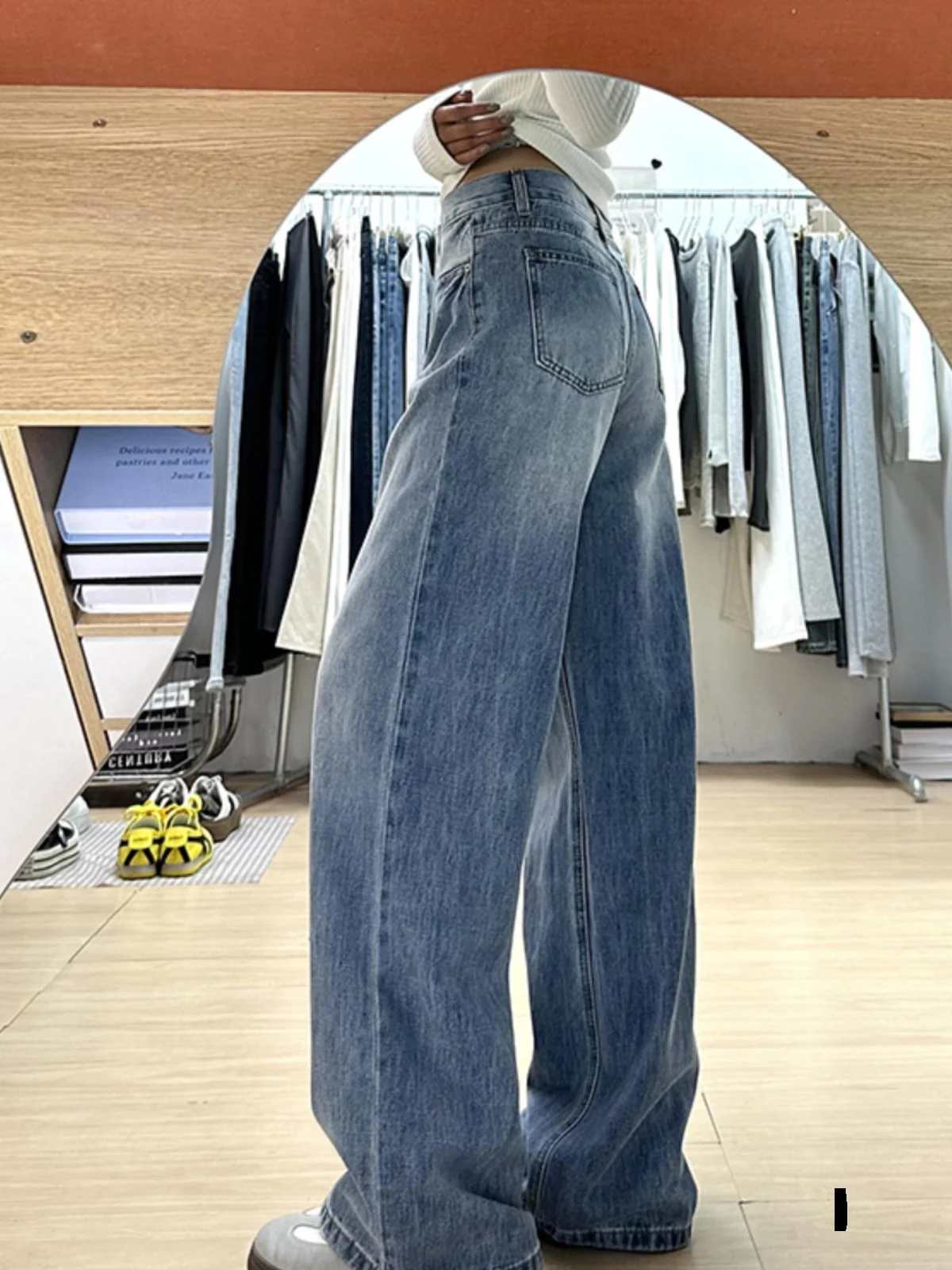 Широкие синие джинсы с низкой талией, женские повседневные длинные прямые брюки длиной до пола с заниженной талией, утягивающие джинсы без эластичного кроя
Широкие синие джинсы с низкой талией, женские повседневные длинные прямые брюки длиной до пола с заниженной талией, утягивающие джинсы без эластичного кроя