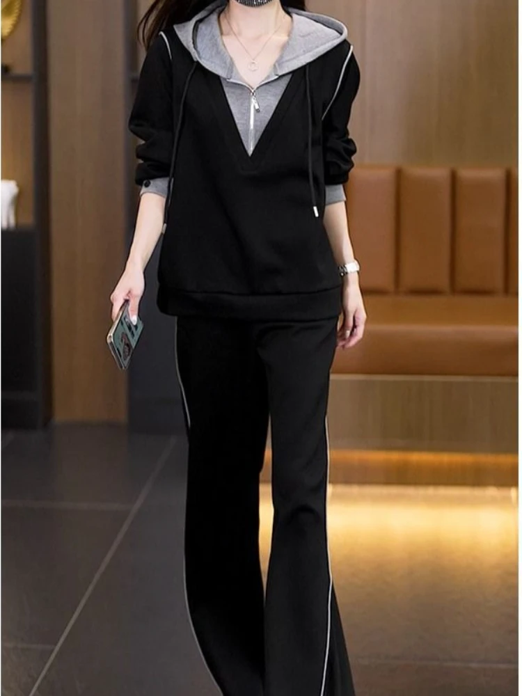 Casual Sports Set Women 2025 Autumn New Fashion Splicing Hooded Color Contrasting Pullover+Straight Leg Pants Two Piece Set
Casual Sports Set Women 2025 Autumn New Fashion Splicing Hooded Color Contrasting Pullover+Straight Leg Pants Two Piece Set