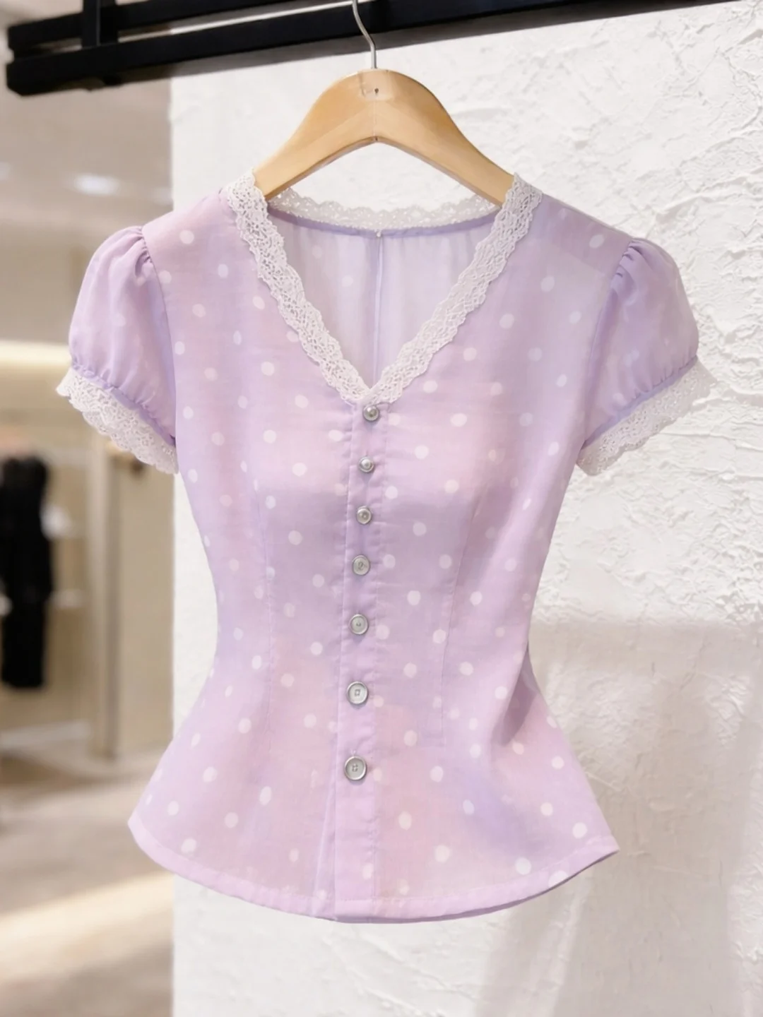 Summer 2026 Women's Checkered Lace Splicing Design Polka Dot Shirt V-Neck Slimming Short Sleeve Korean Style Commute Shirt
Summer 2026 Women's Checkered Lace Splicing Design Polka Dot Shirt V-Neck Slimming Short Sleeve Korean Style Commute Shirt