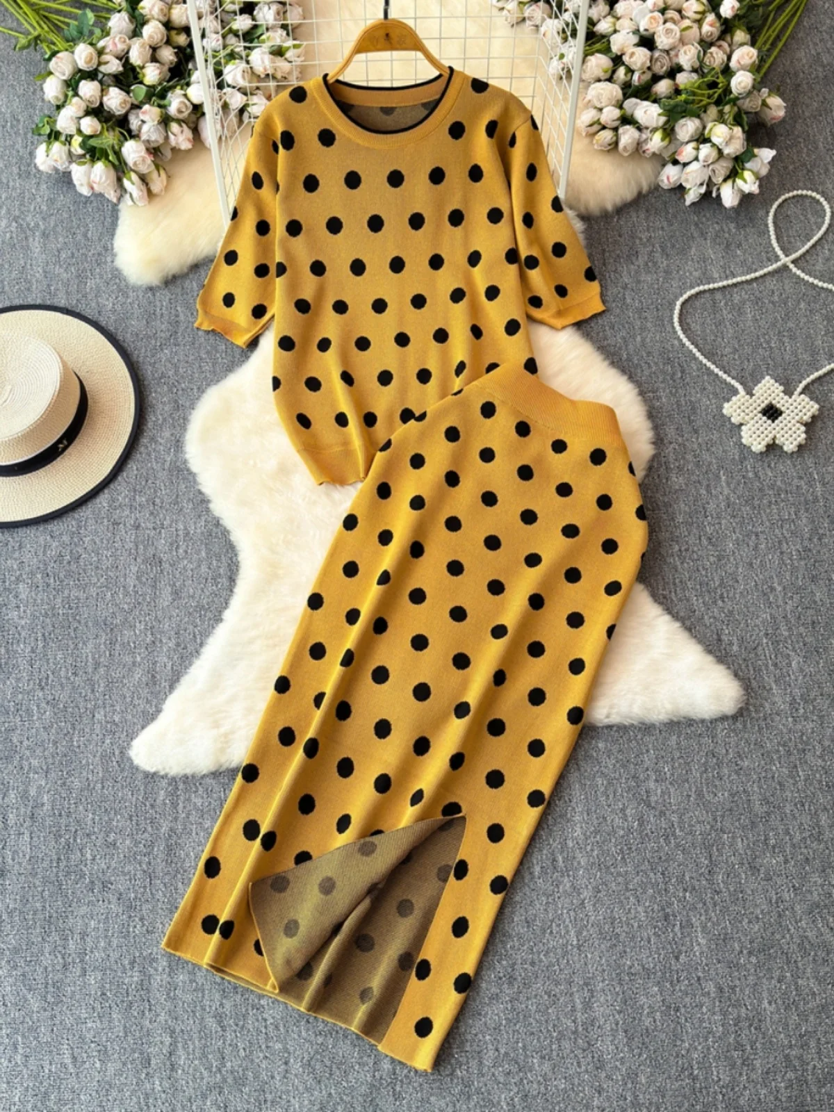 Profional Polka Dot Knitwear Top And Skirt Two-Piece Set for Women Summer Slimming Effect High-End Feelings f-length Sl...
Profional Polka Dot Knitwear Top And Skirt Two-Piece Set for Women Summer Slimming Effect High-End Feelings f-length Sl...