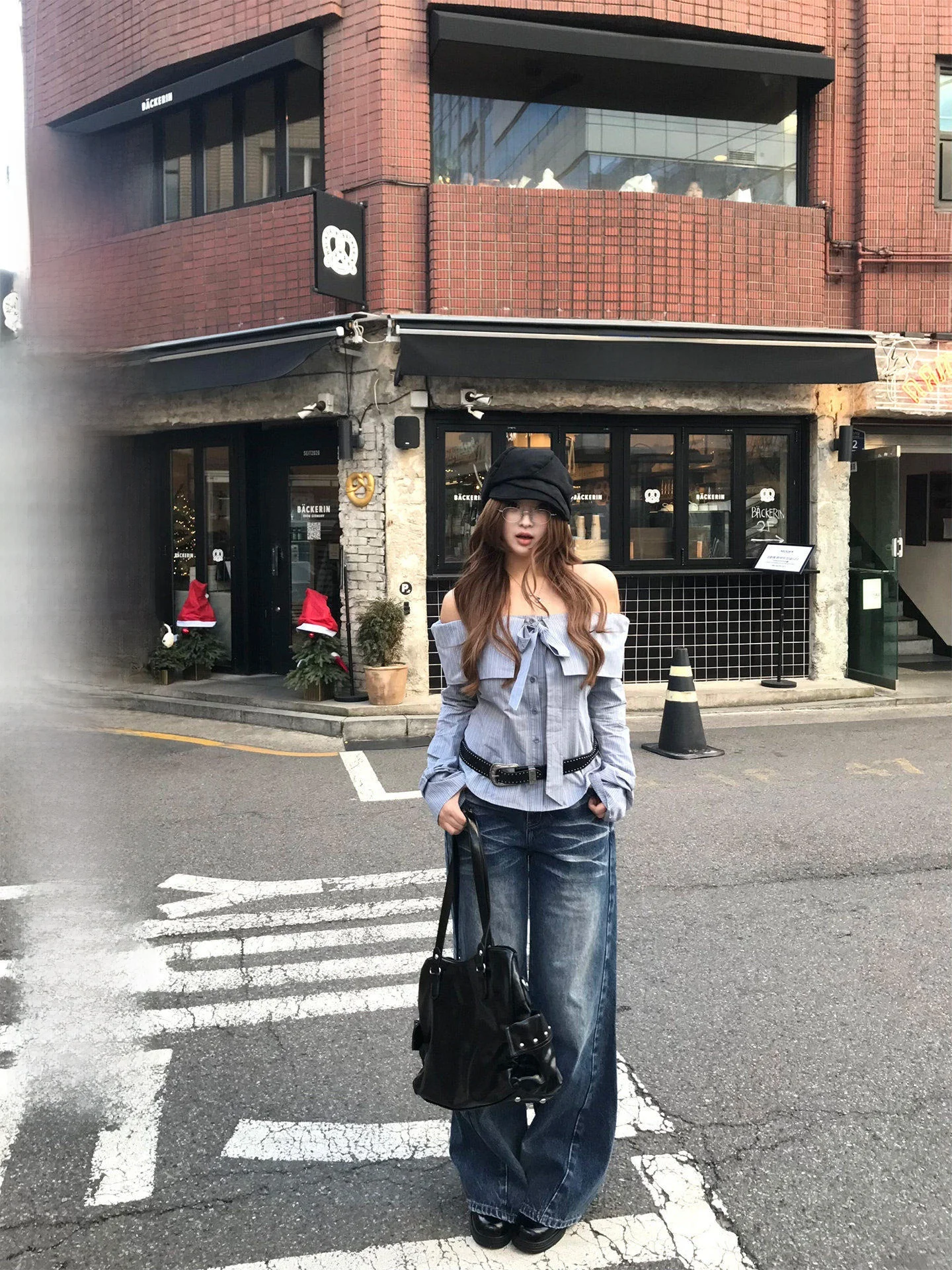 Loose Fit Cracked Denim Jeans for plus Size Women Spring Style Casual Straight Leg Pants Natural Waist Cotton Button Closure
Loose Fit Cracked Denim Jeans for plus Size Women Spring Style Casual Straight Leg Pants Natural Waist Cotton Button Closure
