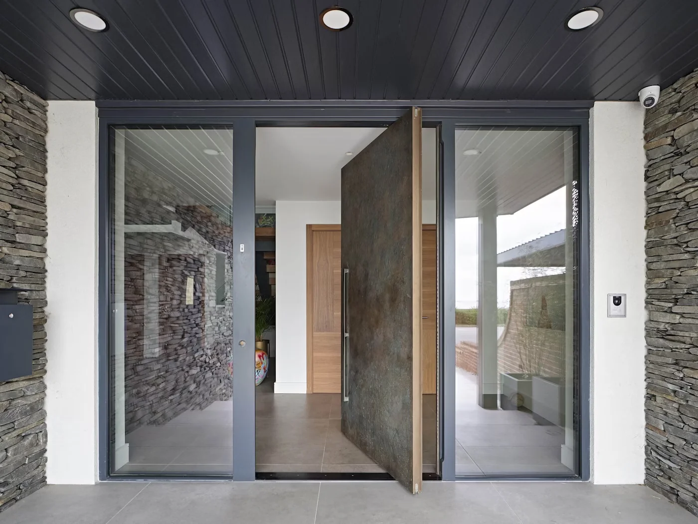 Modern Swing Opening Doors Customized Size Front Entry Door Aluminum Alloy Exterior Security Door Exterior Doors for House
Modern Swing Opening Doors Customized Size Front Entry Door Aluminum Alloy Exterior Security Door Exterior Doors for House