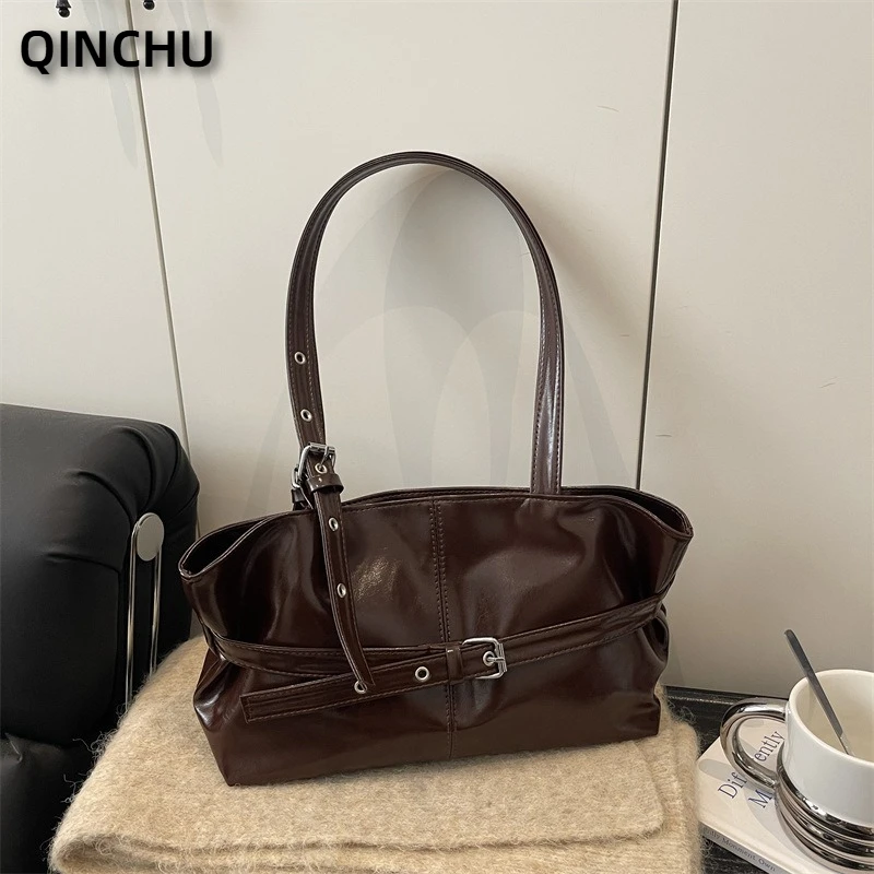 QINCHU Korean High-End Shoulder Bag New Large Capacity Niche Handbag Fashionable Versatile Tote Bag
QINCHU Korean High-End Shoulder Bag New Large Capacity Niche Handbag Fashionable Versatile Tote Bag