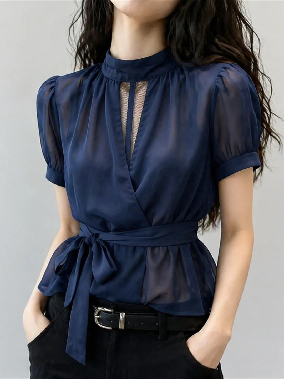 Elegant Summer Short Sleeve Shirt Women's Commute Belted Waist Top Korean Style Straight Cut Silk Blend Fashionable Businesswear
Elegant Summer Short Sleeve Shirt Women's Commute Belted Waist Top Korean Style Straight Cut Silk Blend Fashionable Businesswear