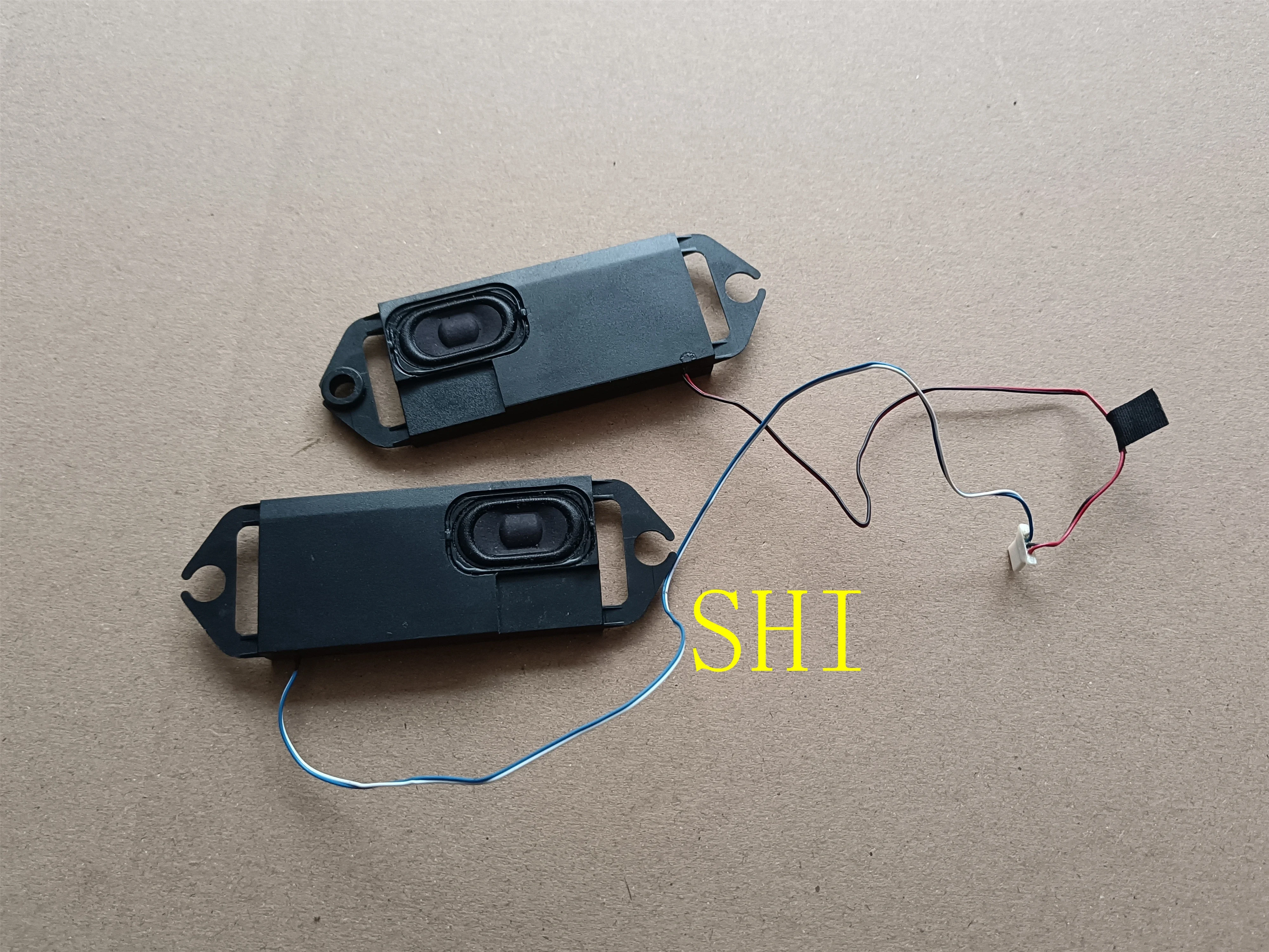 Б/у оригинальный комплект динамиков для Acer Aspire ES1-512, левый и правый 023.4003M.0011, тест в порядке, бесплатная доставка
Б/у оригинальный комплект динамиков для Acer Aspire ES1-512, левый и правый 023.4003M.0011, тест в порядке, бесплатная доставка