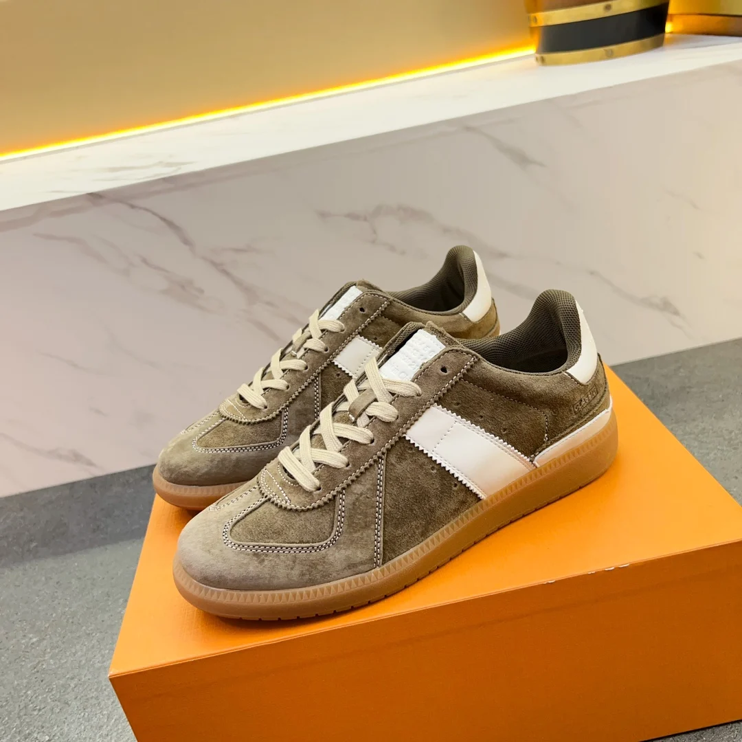 Men's Trendy Leather Sports Shoes 2026 Fashionable Casual Outdoor Classic Lace-Up Sneakers
Men's Trendy Leather Sports Shoes 2026 Fashionable Casual Outdoor Classic Lace-Up Sneakers