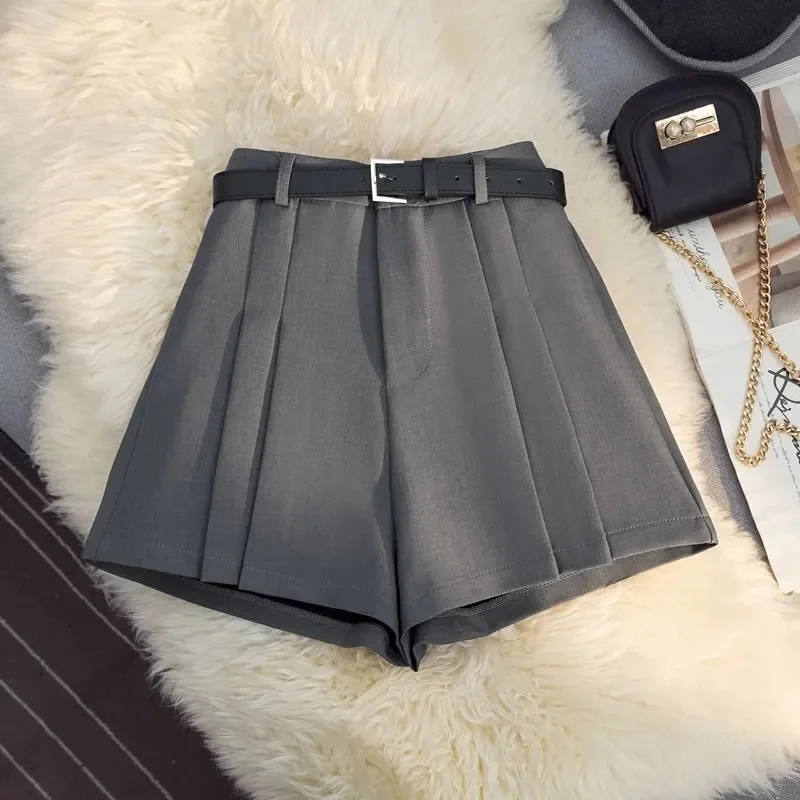 Women's Shorts High Waist Summer 2025 Cotton Straight Short Pants with Belt Office Lady Korean Fashion Solid Shorts for Women
Women's Shorts High Waist Summer 2025 Cotton Straight Short Pants with Belt Office Lady Korean Fashion Solid Shorts for Women