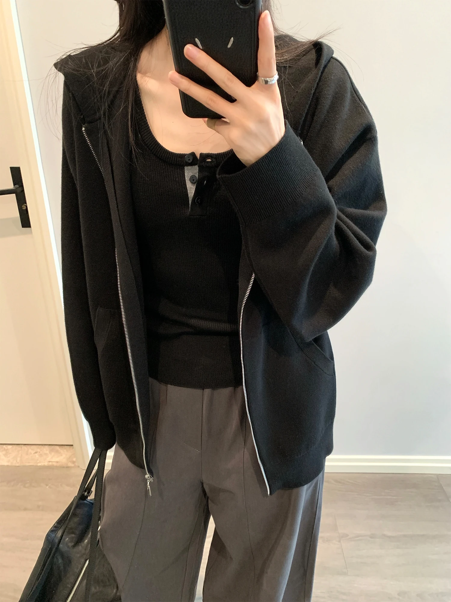 Женский вязаный кардиган-пальто Awencoat American Style с капюшоном, осенне-зимний, свободный крой, с длинными рукавами, для многослойных образов
Женский вязаный кардиган-пальто Awencoat American Style с капюшоном, осенне-зимний, свободный крой, с длинными рукавами, для многослойных образов