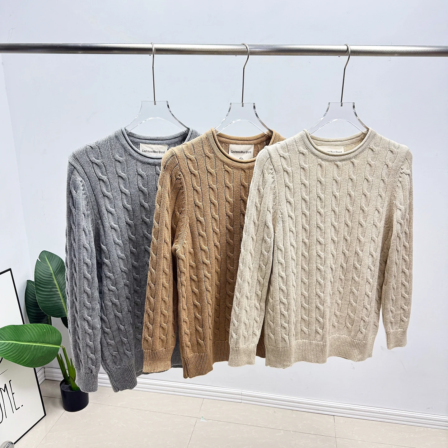 Мягкий вязаный свитер в винтажном стиле с круглым вырезом, утепленный повседневный топ для мужчин
Мягкий вязаный свитер в винтажном стиле с круглым вырезом, утепленный повседневный топ для мужчин