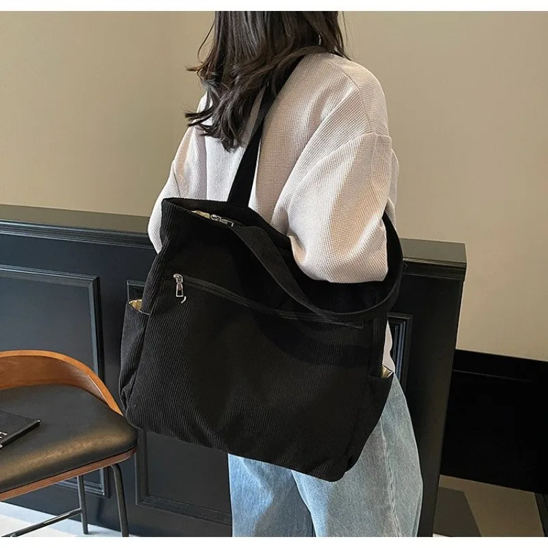 Chic Leather Messenger Bag By Famous Designer For Fashionable Ladies - Women's Crossbody Handbag Tote Elegant
Chic Leather Messenger Bag By Famous Designer For Fashionable Ladies - Women's Crossbody Handbag Tote Elegant