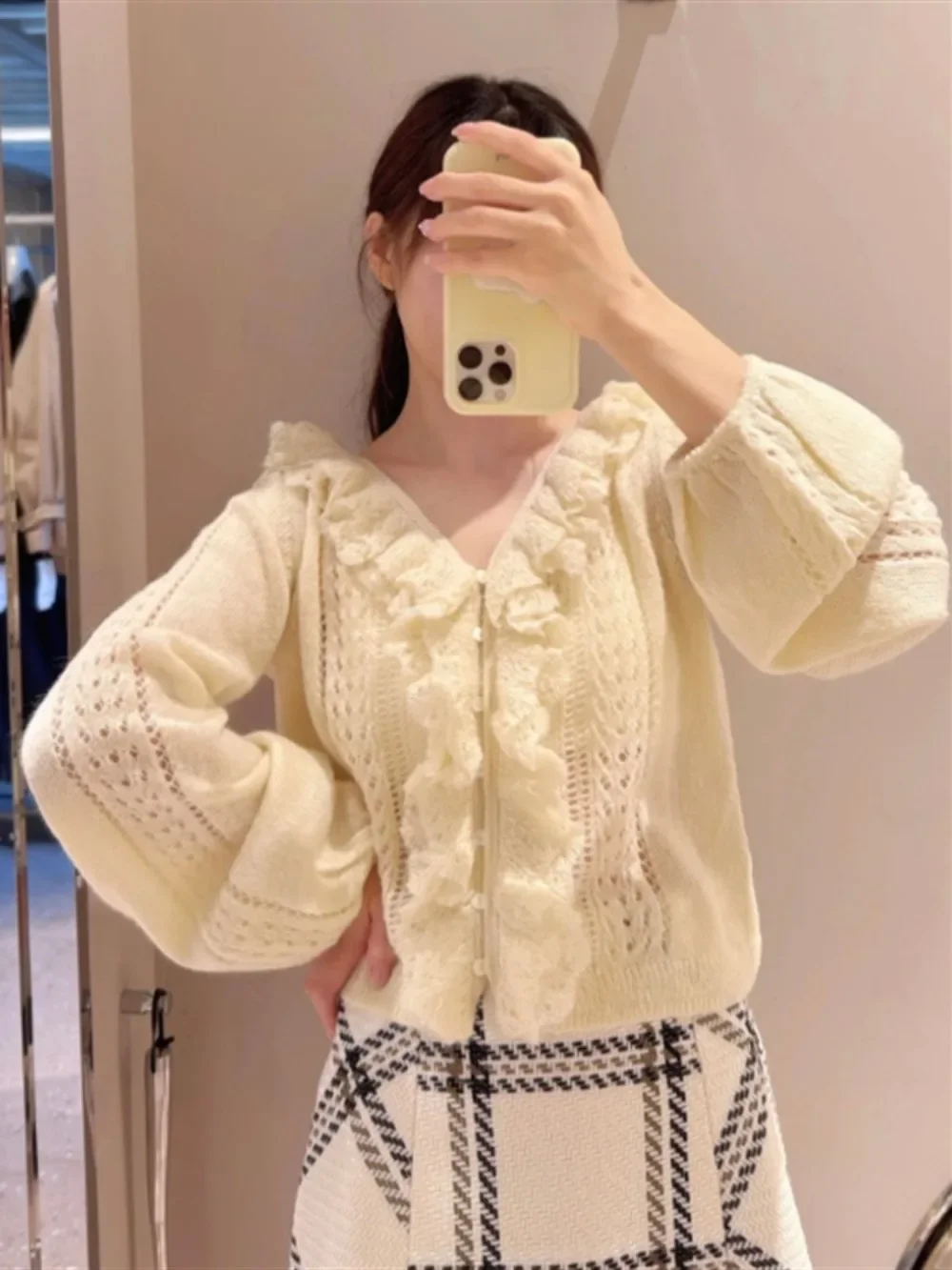 Lantern Sleeve Fungus Twist Knit Jumper Fresh Sweet Elegant V Neck Cardigan Japan French All-match Hollow Out Sweaters
Lantern Sleeve Fungus Twist Knit Jumper Fresh Sweet Elegant V Neck Cardigan Japan French All-match Hollow Out Sweaters