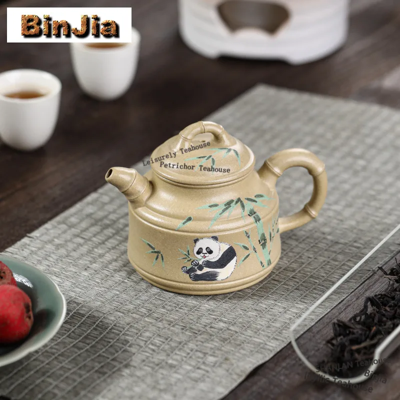 Чайник ручной работы из исинской фиолетовой глины, 260 мл, в стиле ретро, с подставкой в виде панды и бамбука, из необработанной глины Мотойама, зеленый, китайский чайный набор из чайной керамики цзяньши
Чайник ручной работы из исинской фиолетовой глины, 260 мл, в стиле ретро, с подставкой в виде панды и бамбука, из необработанной глины Мотойама, зеленый, китайский чайный набор из чайной керамики цзяньши