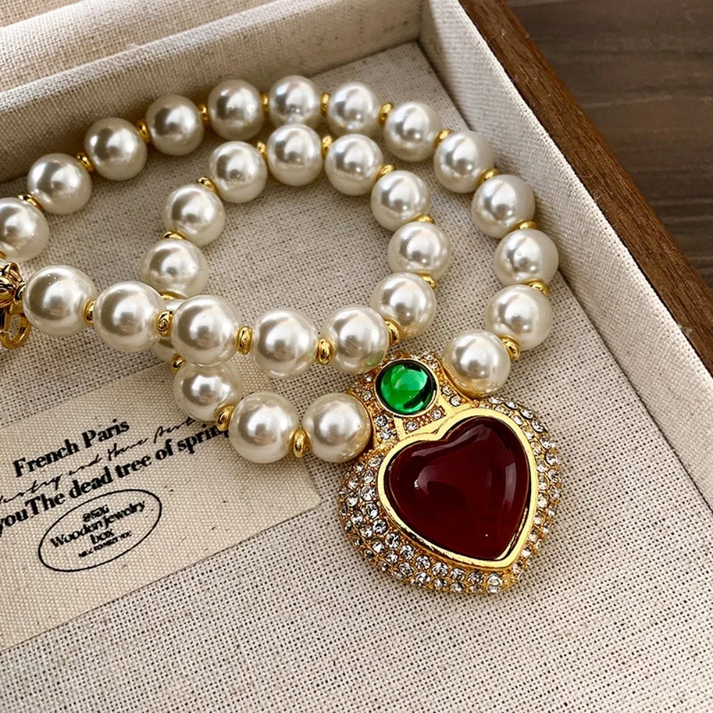 Elegant Vintage Red Crystal Heart Pendant Pearl Choker Baroque Pearl Chain Necklace Charms Jewelry Pearl Clavicle Chain Wedding
Elegant Vintage Red Crystal Heart Pendant Pearl Choker Baroque Pearl Chain Necklace Charms Jewelry Pearl Clavicle Chain Wedding