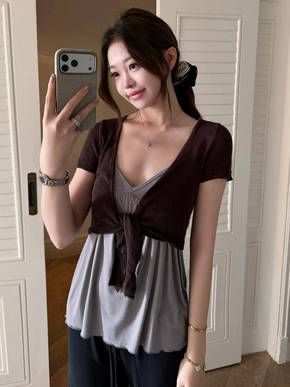 Women's Ice Silk Knitted Short Sleeve Outerwear Summer Thin Veil Cardigan Shoulder Baring Sunscreen Shawl with Strap Dresses
Women's Ice Silk Knitted Short Sleeve Outerwear Summer Thin Veil Cardigan Shoulder Baring Sunscreen Shawl with Strap Dresses