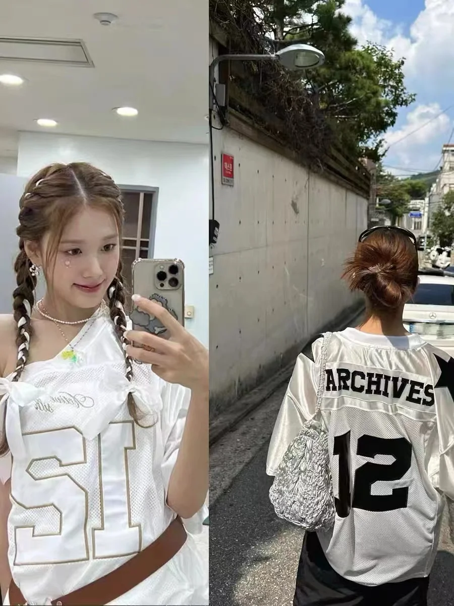 Korean Newjeans Designer Football Jerseys Loose Sports Short Sleeved T-shirt for Women Summer New High Street Spice Girl Y2k Top
Korean Newjeans Designer Football Jerseys Loose Sports Short Sleeved T-shirt for Women Summer New High Street Spice Girl Y2k Top