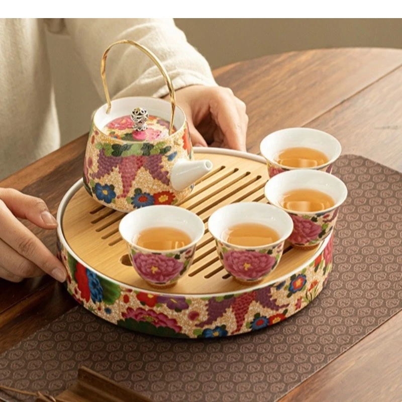 Light Luxury Flower Tea Set Ceramic One Pot Four Cup Home and Office Kung Fu Chinese Ceremony Accessories Gift
Light Luxury Flower Tea Set Ceramic One Pot Four Cup Home and Office Kung Fu Chinese Ceremony Accessories Gift