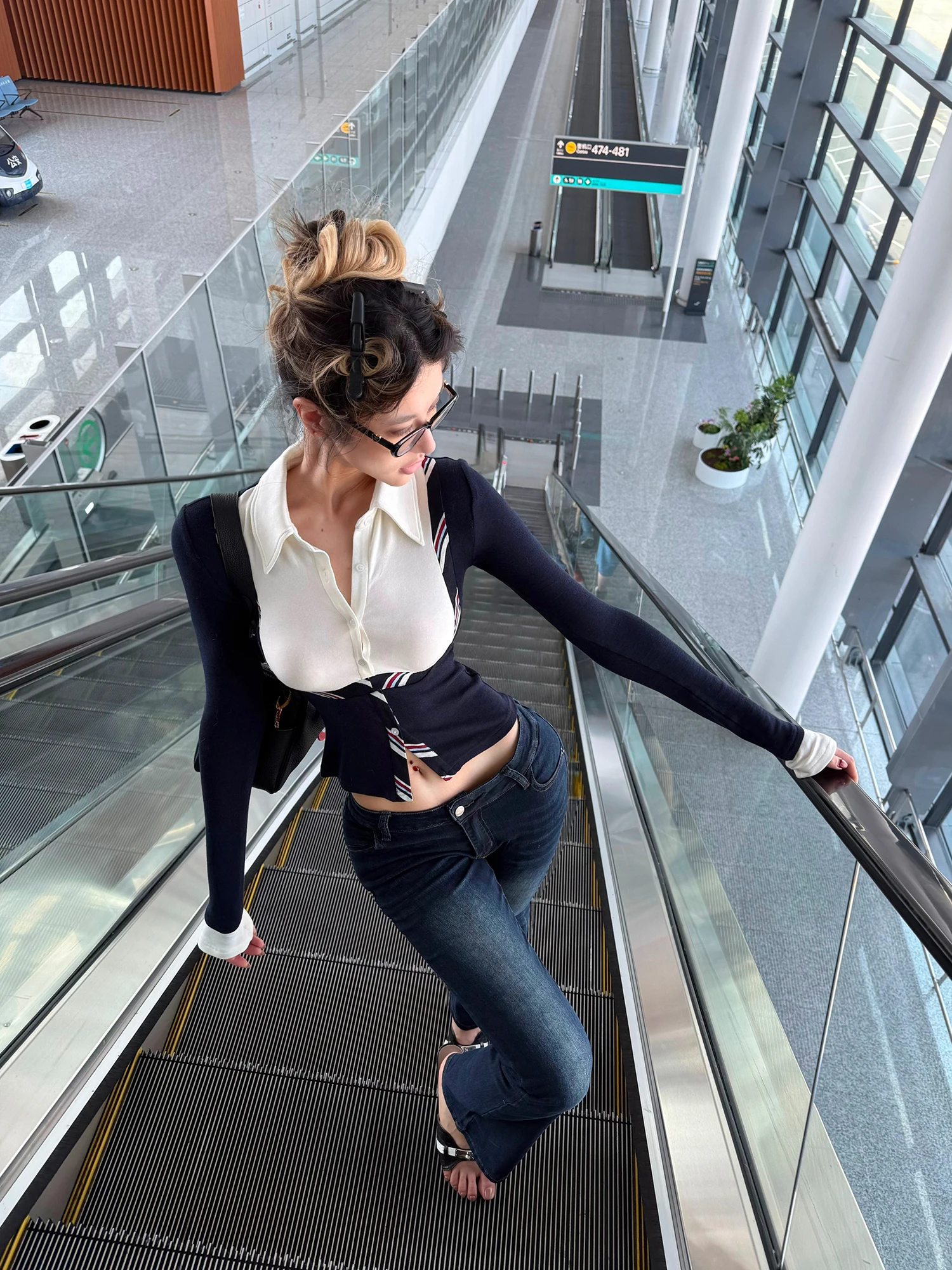 Утягивающие высокоэластичные расклешенные джинсы в американском стиле ретро с низкой талией, женские длинные брюки, винтажные женские облегающие джинсы
Утягивающие высокоэластичные расклешенные джинсы в американском стиле ретро с низкой талией, женские длинные брюки, винтажные женские облегающие джинсы