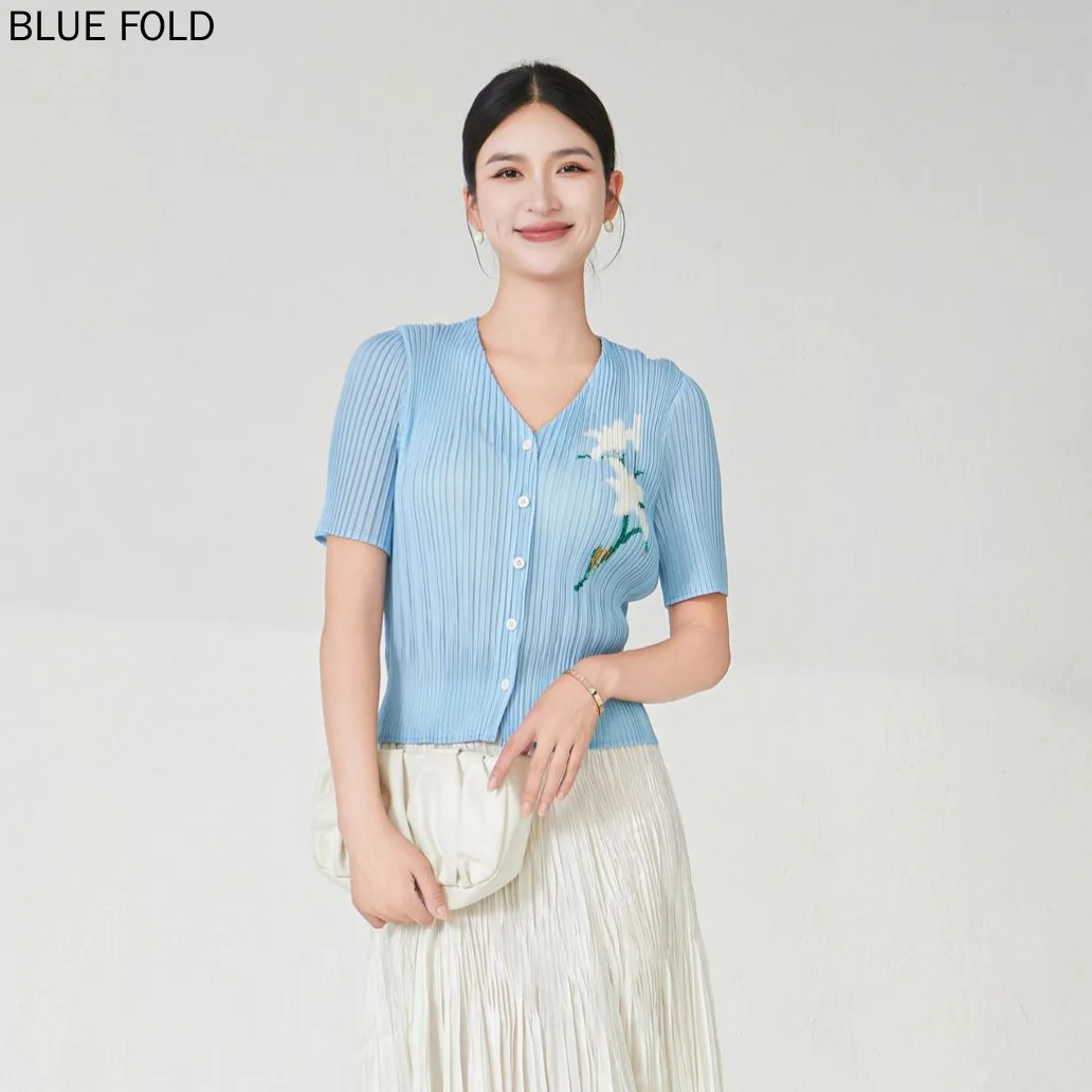 MIYAKE Pleated Shirt Women Ins Summer Tops Fashion Thin Printed Temperament Versatile Gentle Wind Short-sleeved Cardigan
MIYAKE Pleated Shirt Women Ins Summer Tops Fashion Thin Printed Temperament Versatile Gentle Wind Short-sleeved Cardigan