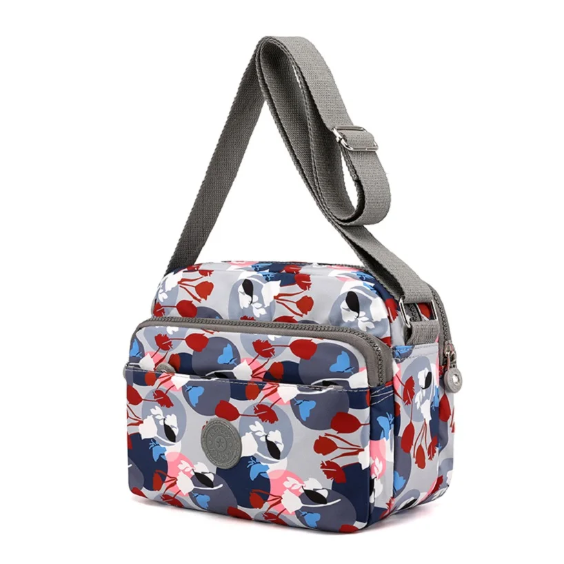 Fashion large capacity shoulder bag outdoor commuting travel crossbody bag waterproof Oxford cloth material
Fashion large capacity shoulder bag outdoor commuting travel crossbody bag waterproof Oxford cloth material