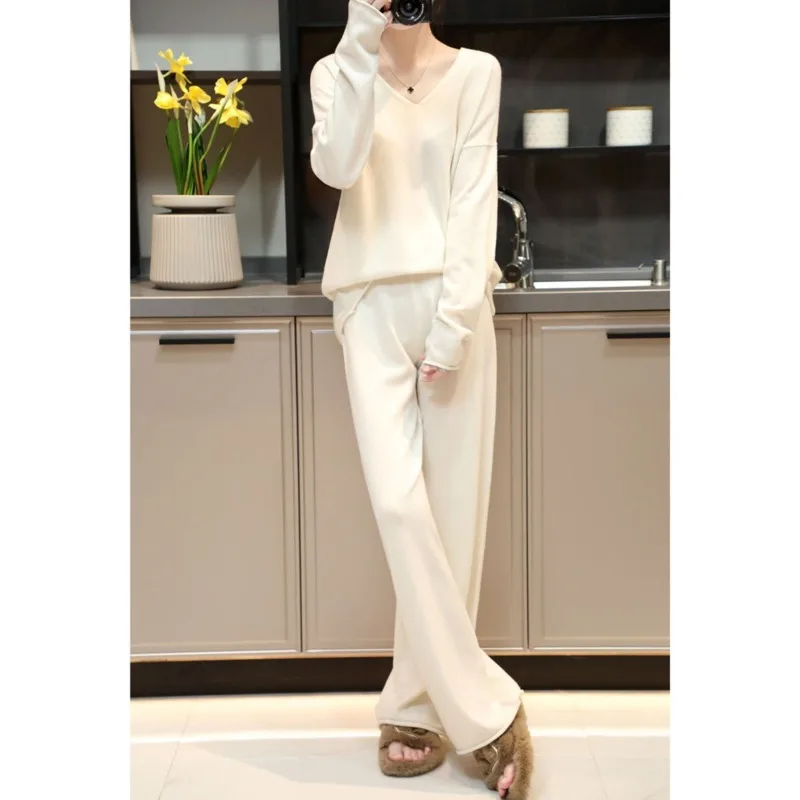 Осенне-зимний вязаный свитер с v-образным вырезом, широкие брюки, женский повседневный свободный удобный комплект из двух предметов, верхняя одежда E12309 
Осенне-зимний вязаный свитер с v-образным вырезом, широкие брюки, женский повседневный свободный удобный комплект из двух предметов, верхняя одежда E12309