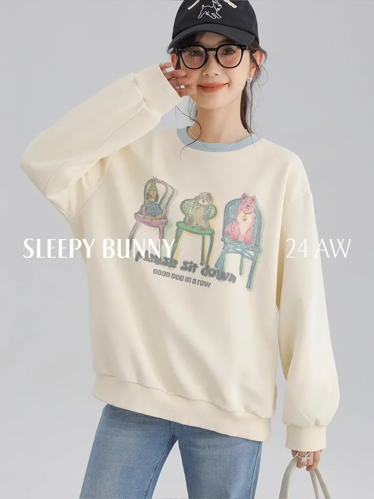 Chair Puppy Print Sweatshirt Women Casual Loose Fit Pullover Soft Fleece Long Sleeve Top Graphic Streetwear for Autumn Winter
Chair Puppy Print Sweatshirt Women Casual Loose Fit Pullover Soft Fleece Long Sleeve Top Graphic Streetwear for Autumn Winter