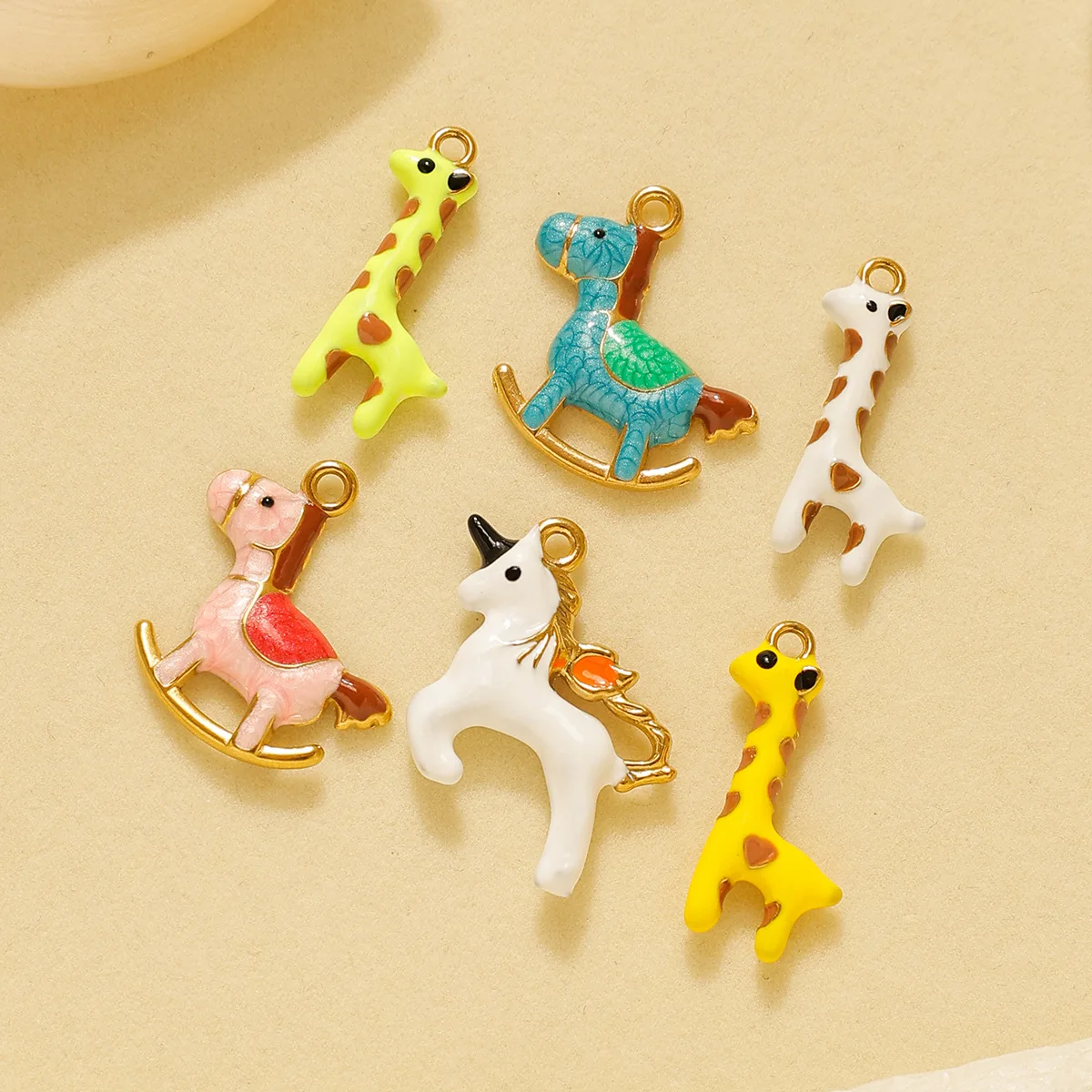 10pcs New Fashion Cartoon Animal Series Giraffe Horse DIY Pendant Charms for Jewelry Making Earrings Necklace Accessories
10pcs New Fashion Cartoon Animal Series Giraffe Horse DIY Pendant Charms for Jewelry Making Earrings Necklace Accessories