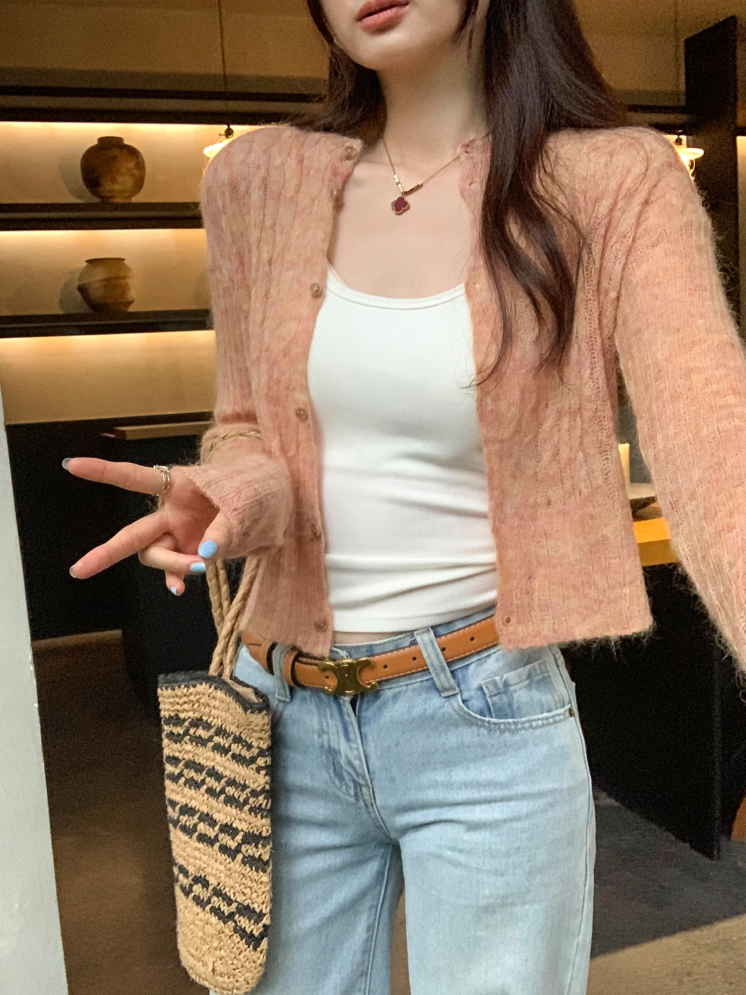 Elegant Pink Woolen Thin Long Sleeve Knitted Open Cardigan Women's Autumn New Single Button Outerwear Top Soft Korean Style L...
Elegant Pink Woolen Thin Long Sleeve Knitted Open Cardigan Women's Autumn New Single Button Outerwear Top Soft Korean Style L...