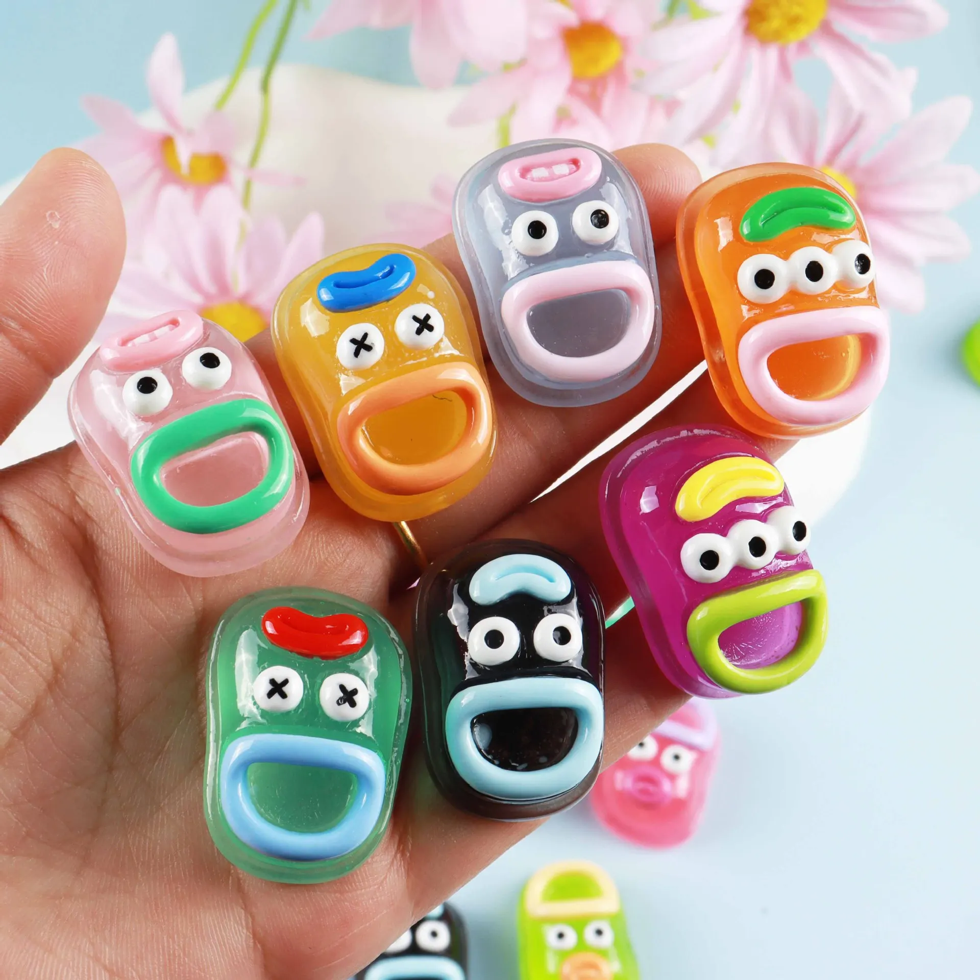 Аксессуары для обуви, светящаяся трехмерная уродливая обувь, милый мультяшный желеобразный цвет, кремовая цепочка для телефона «сделай сам», аксессуары для обуви, оптовая продажа
Аксессуары для обуви, светящаяся трехмерная уродливая обувь, милый мультяшный желеобразный цвет, кремовая цепочка для телефона «сделай сам», аксессуары для обуви, оптовая продажа