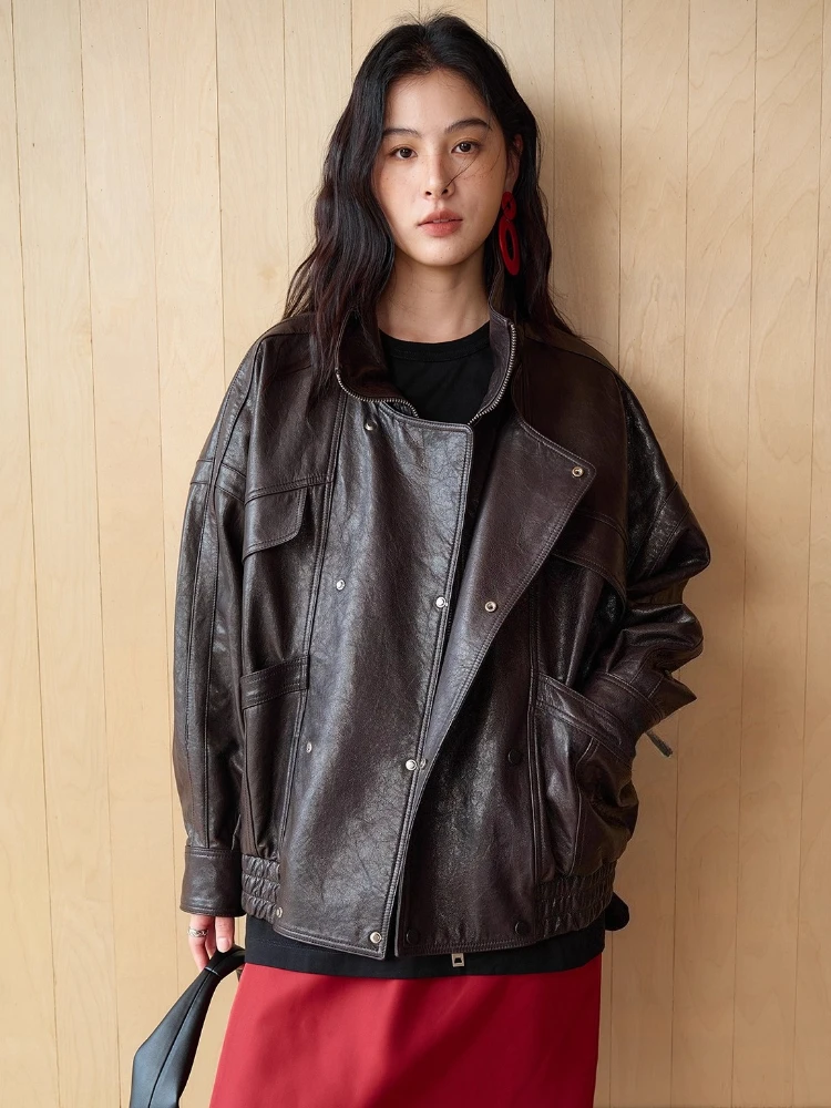 Vintage Genuine Leather Motorcycle Jackets for Women Autumn Winter 2026 Simple Classic Stand Collar Real Goatskin Leather Coat
Vintage Genuine Leather Motorcycle Jackets for Women Autumn Winter 2026 Simple Classic Stand Collar Real Goatskin Leather Coat